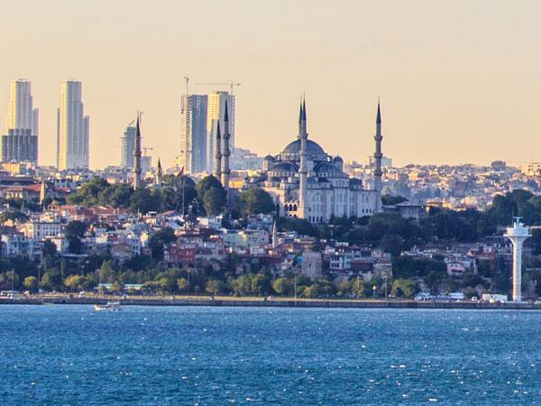 Turkiye wealth fund mulls Turkcell sale